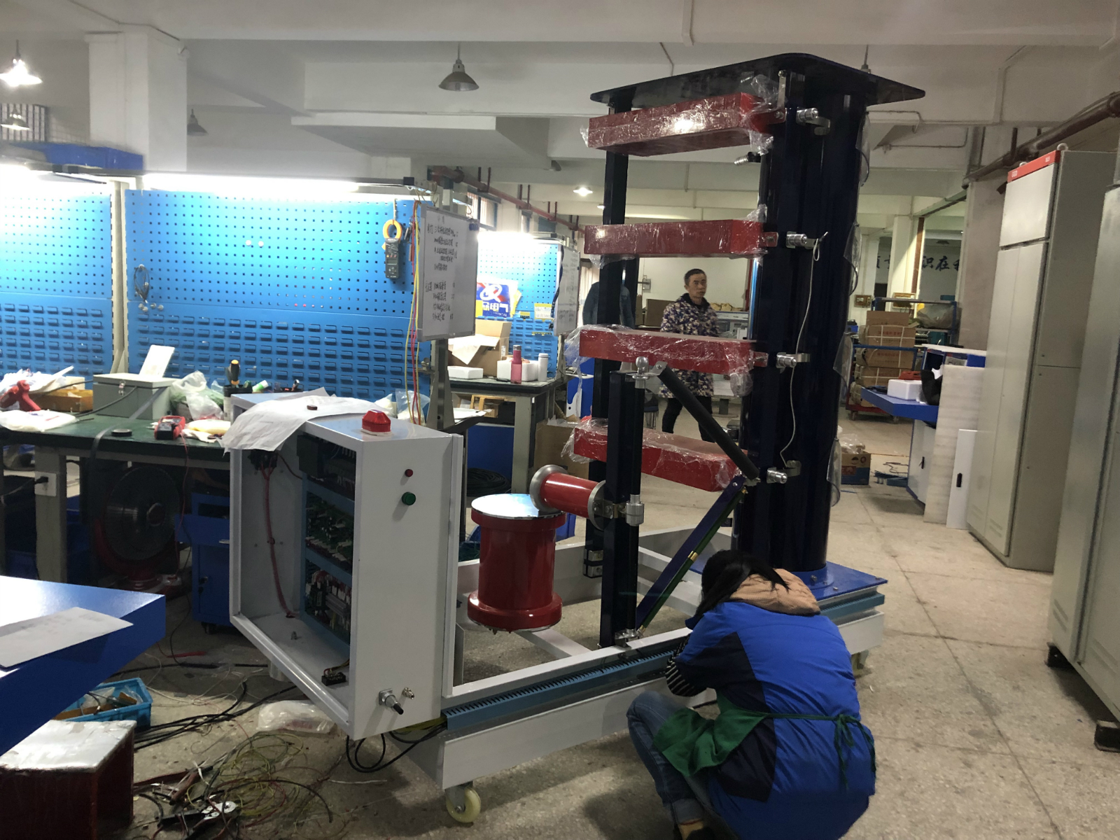 雷電沖擊電壓發生器試驗裝置試驗現場 雷電沖擊電壓發生器試驗裝置試驗現場